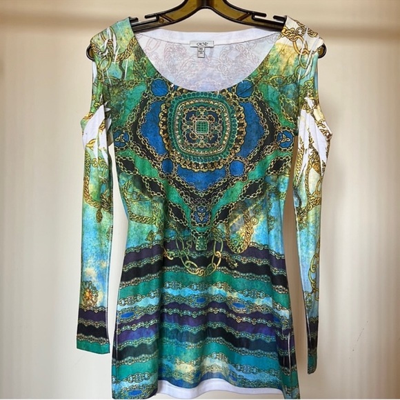 Cache Cold Shoulder Top - Picture 10 of 10